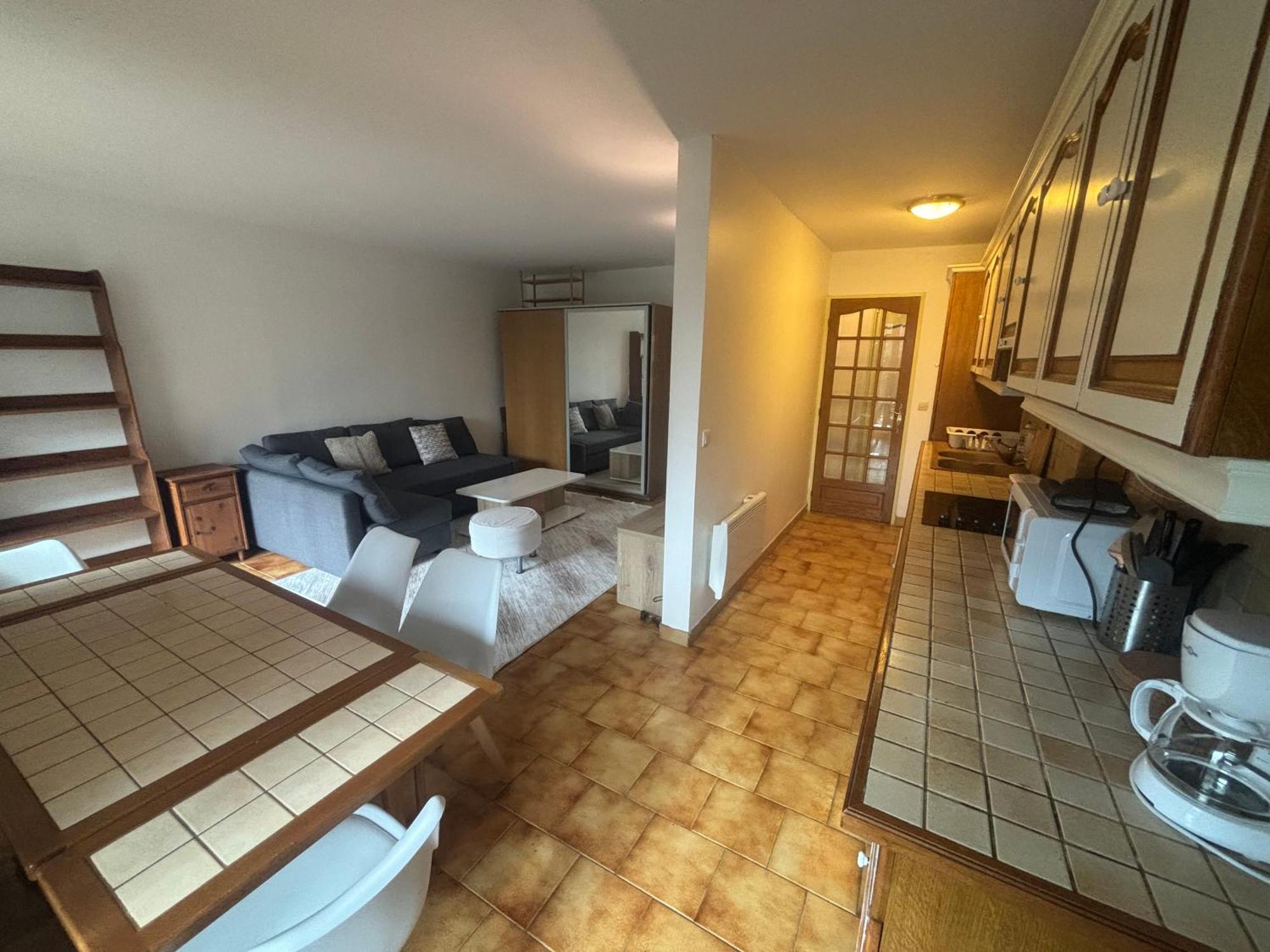 Appartement F2 Avec Terrasse, Parking Gratuit à Guyancourt Extérieur photo